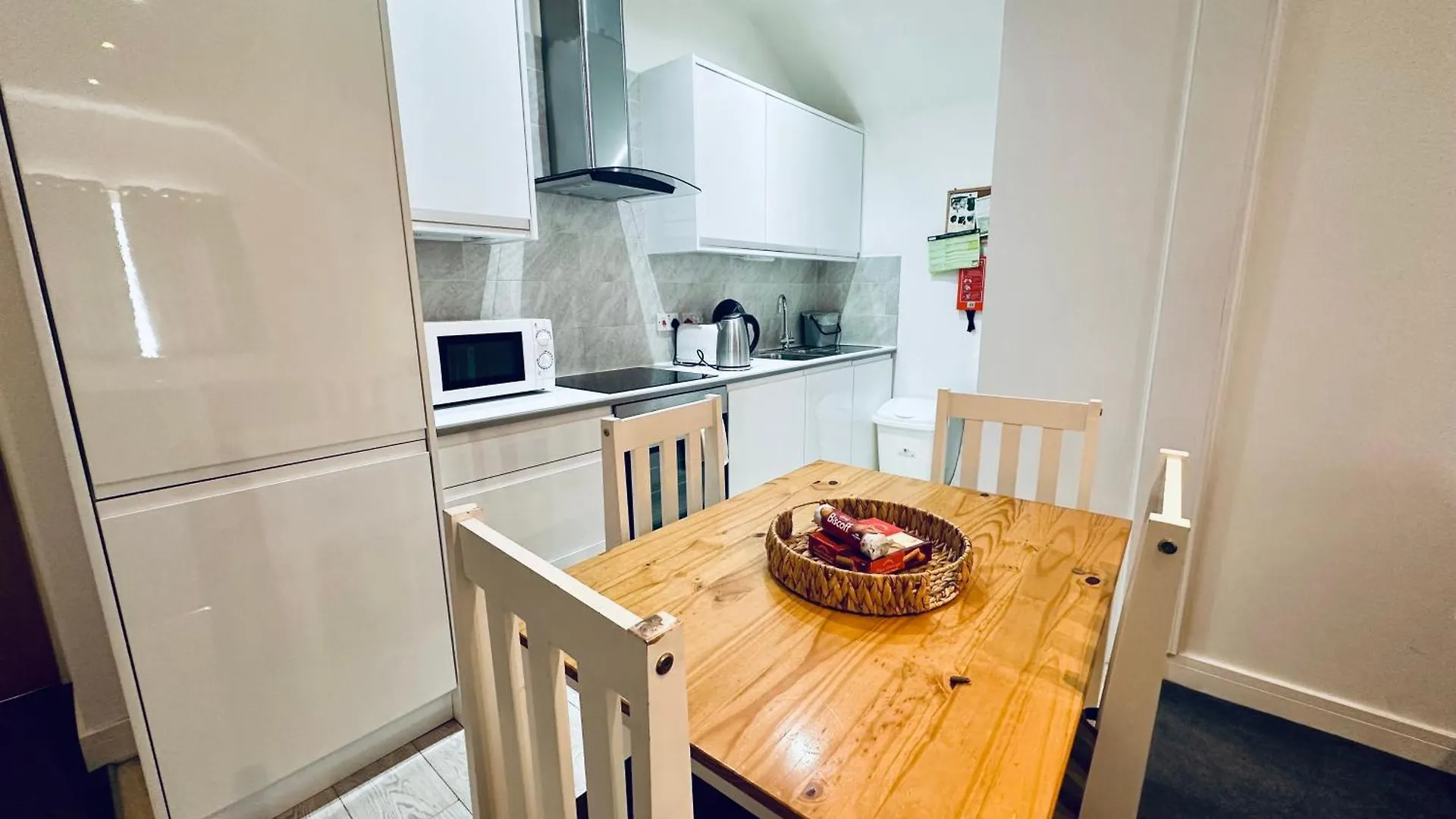 Апартаменты Stylish 1 Bedroom Flat In The Heart Of Staines